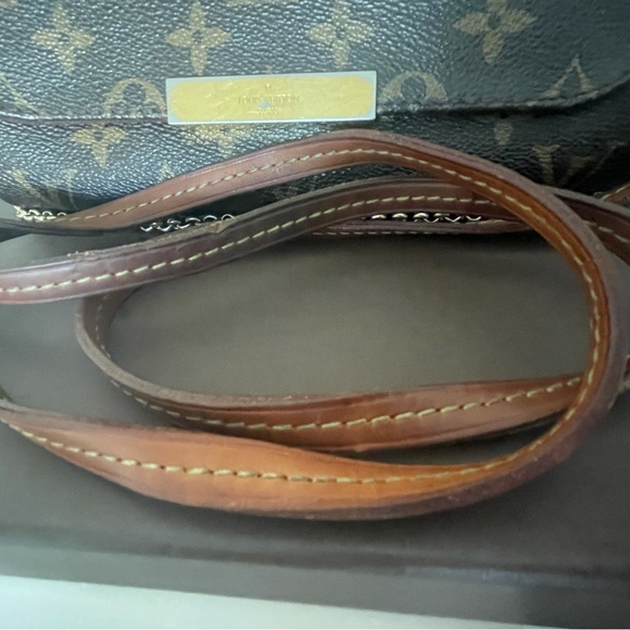 Authentic Louis Vuitton Favorite PM in Monogram good used condition - Picture 14 of 16
